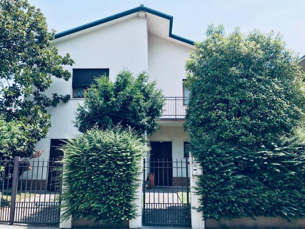 B&B Aleardi Местре Екстериор снимка